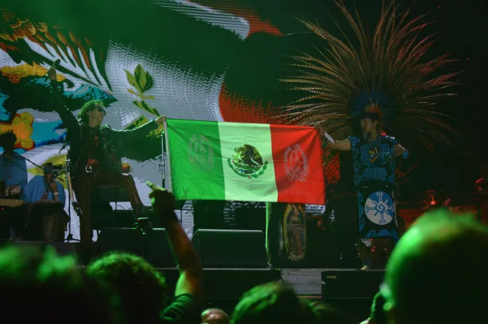 El Rock es Eterno: Alex Lora y su pasión por la música inspiran en el Jalo Fest